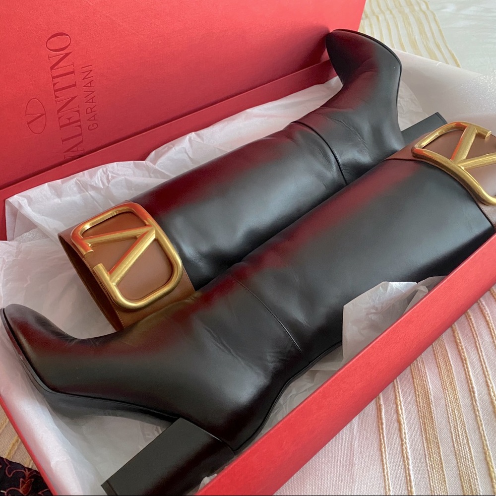 Knee high Valentino Boots size 7